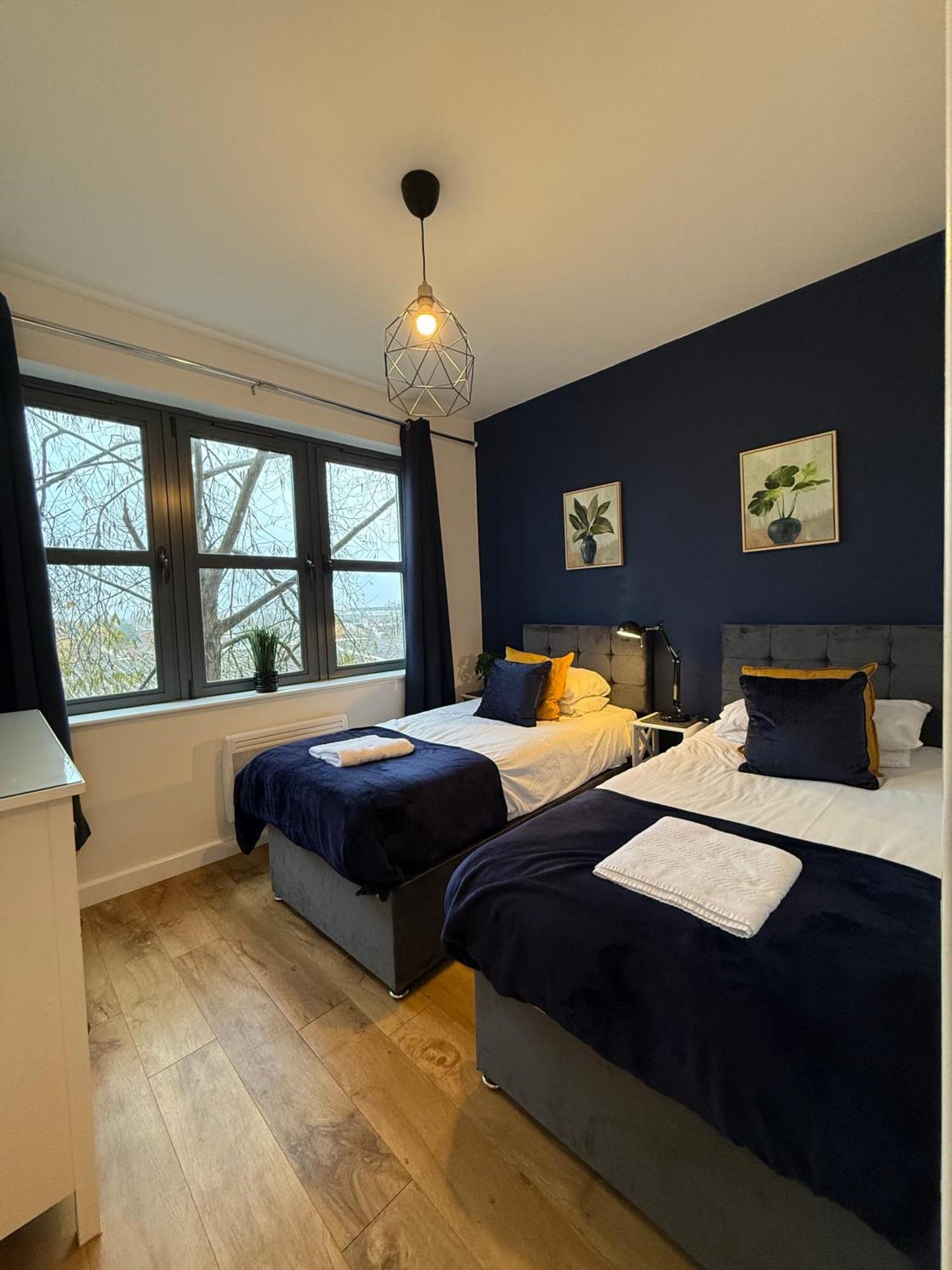 Vibrant Cosy 2 Bedroom Apartment Coventry Exterior foto