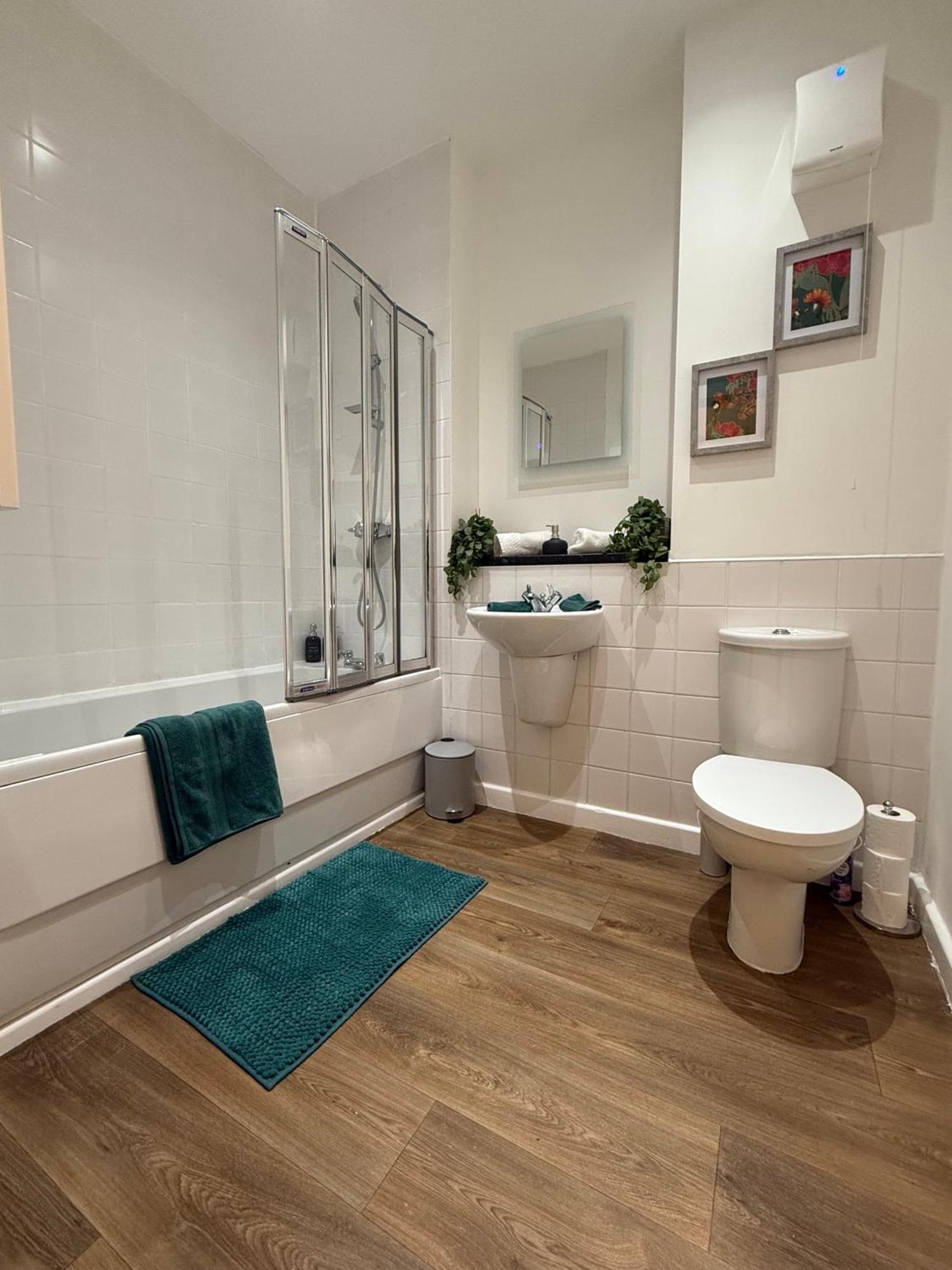Vibrant Cosy 2 Bedroom Apartment Coventry Exterior foto